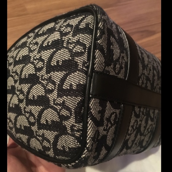 SOLD ‼️. 💯 % Authentic Dior MINI Boston bag - Picture 4 of 8